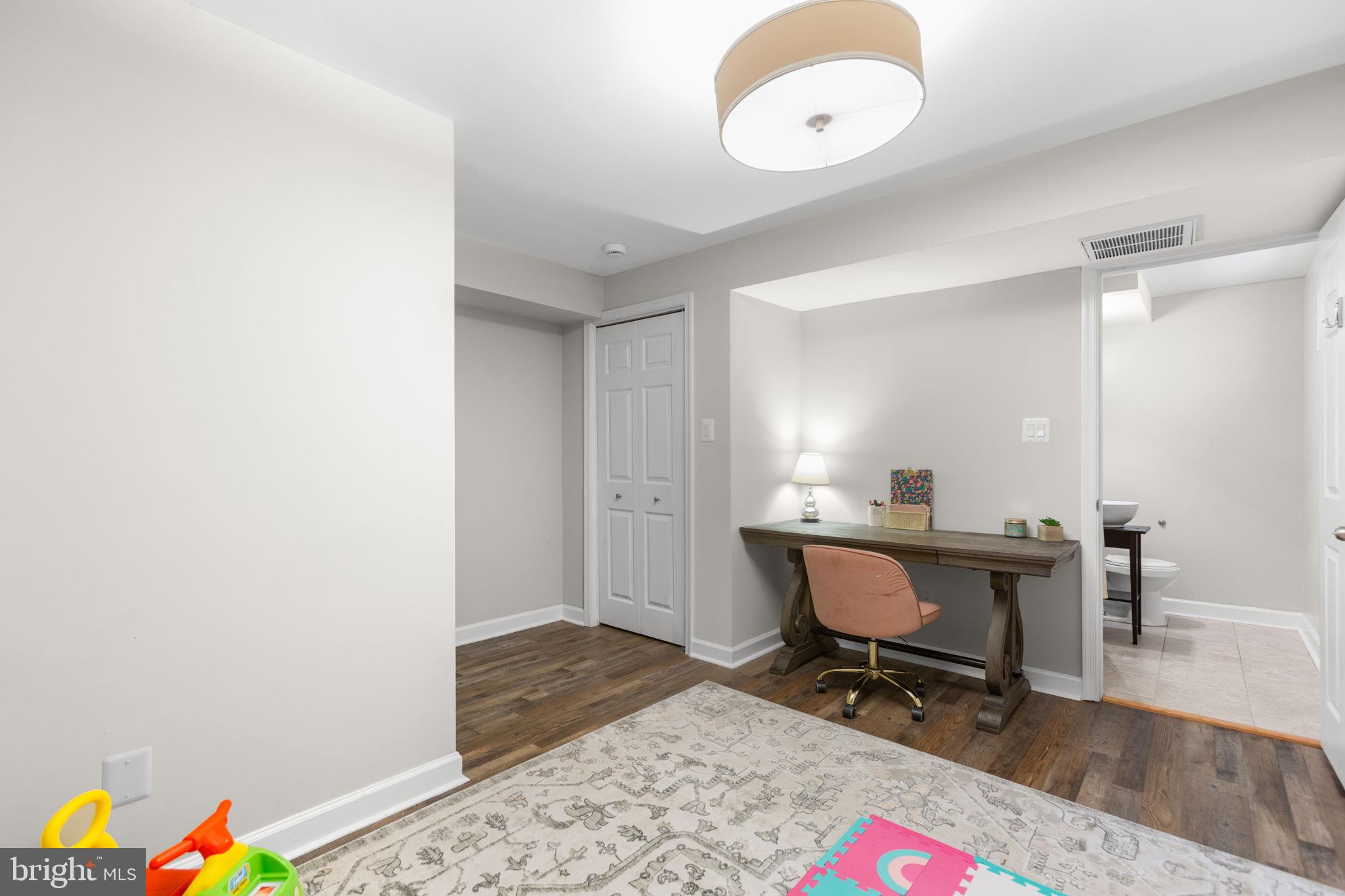 3 Warfield Pl