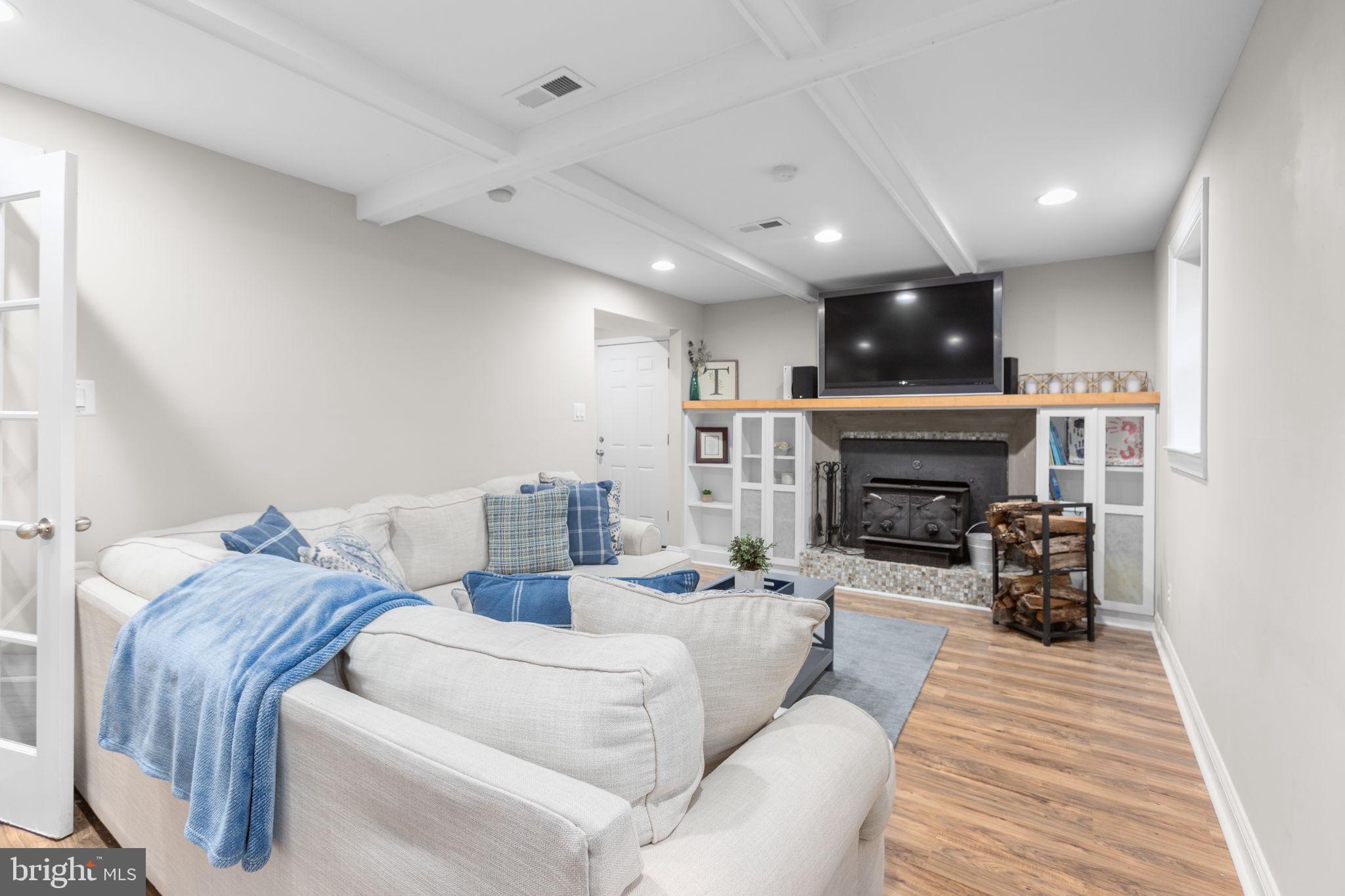 3 Warfield Pl