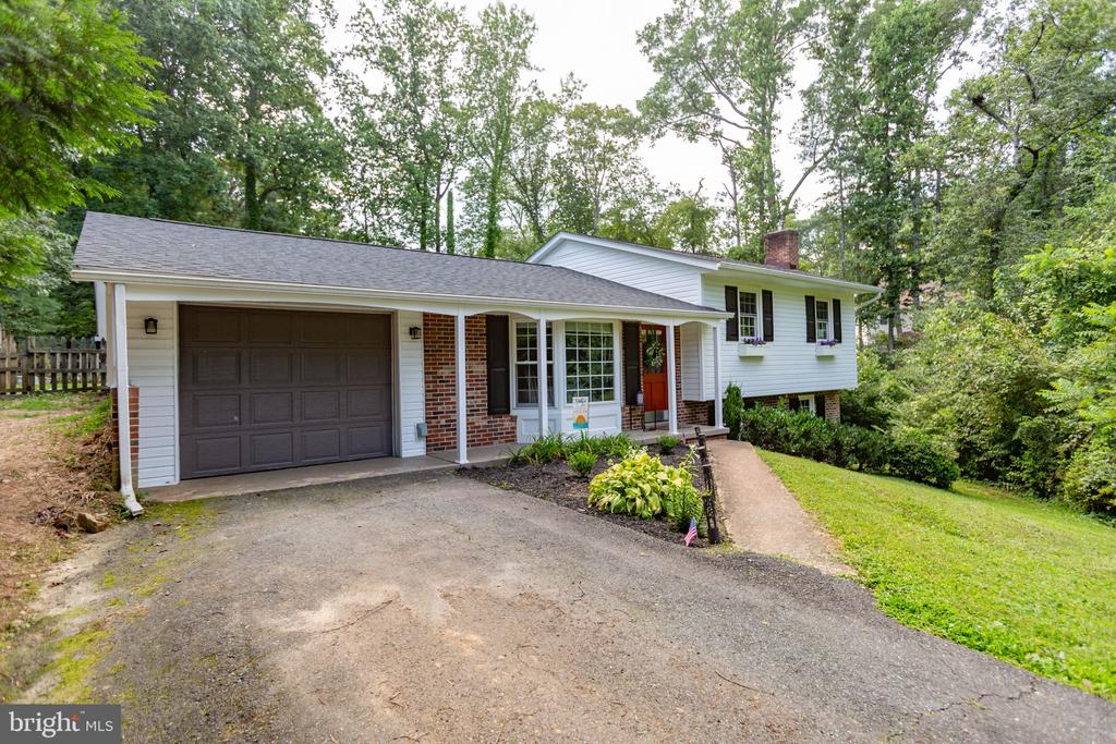 3 Warfield Pl