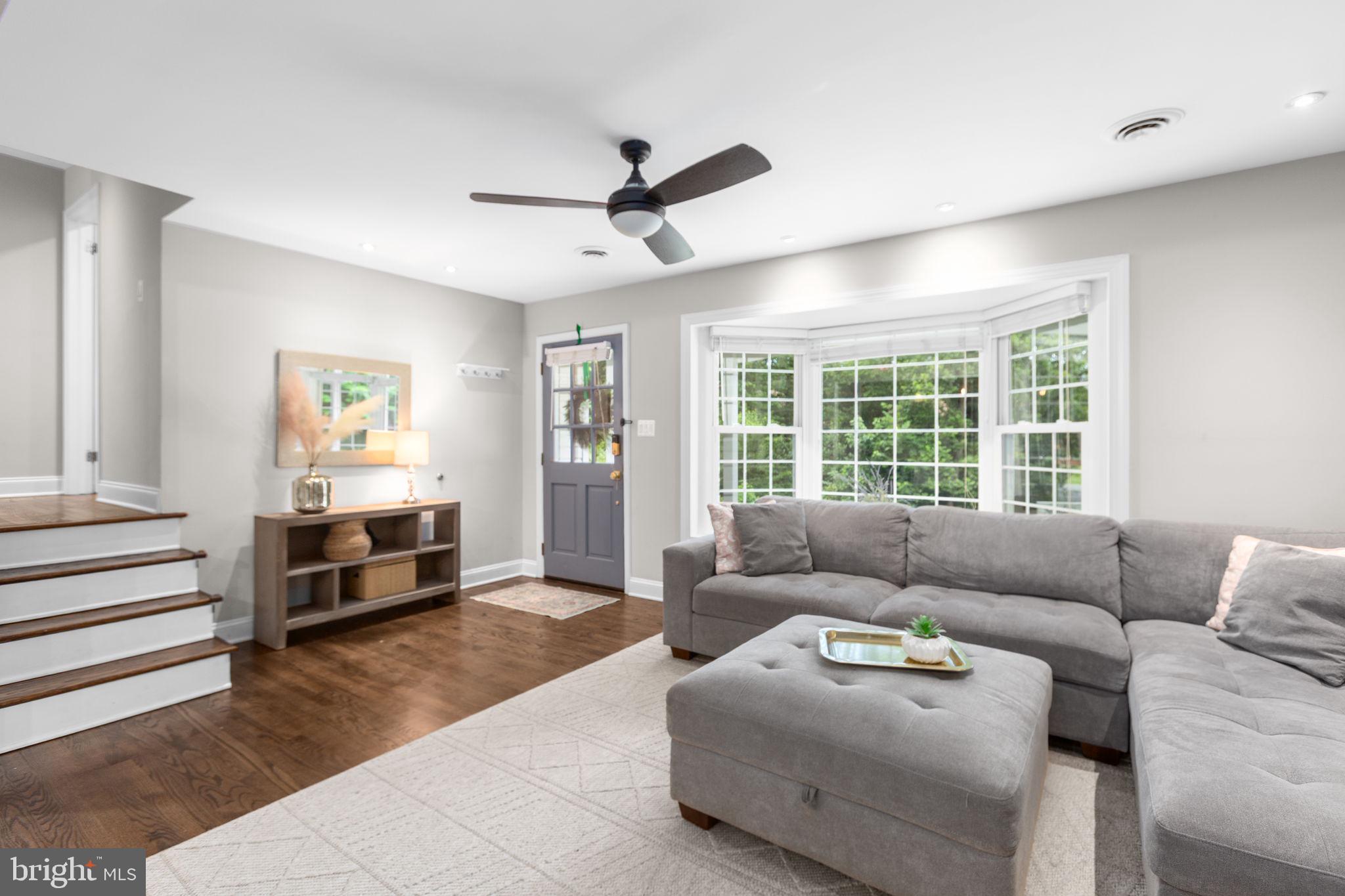 3 Warfield Pl