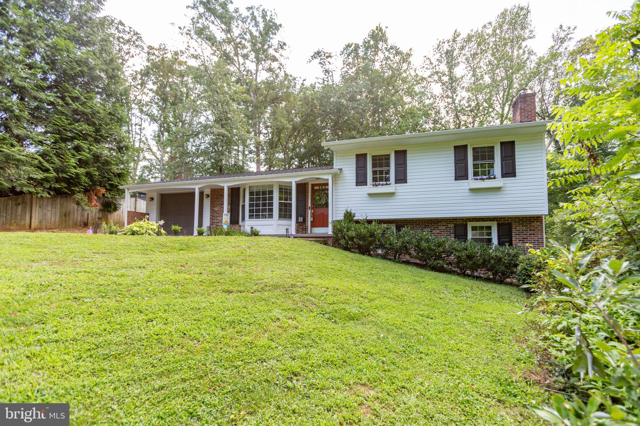 3 Warfield Pl
