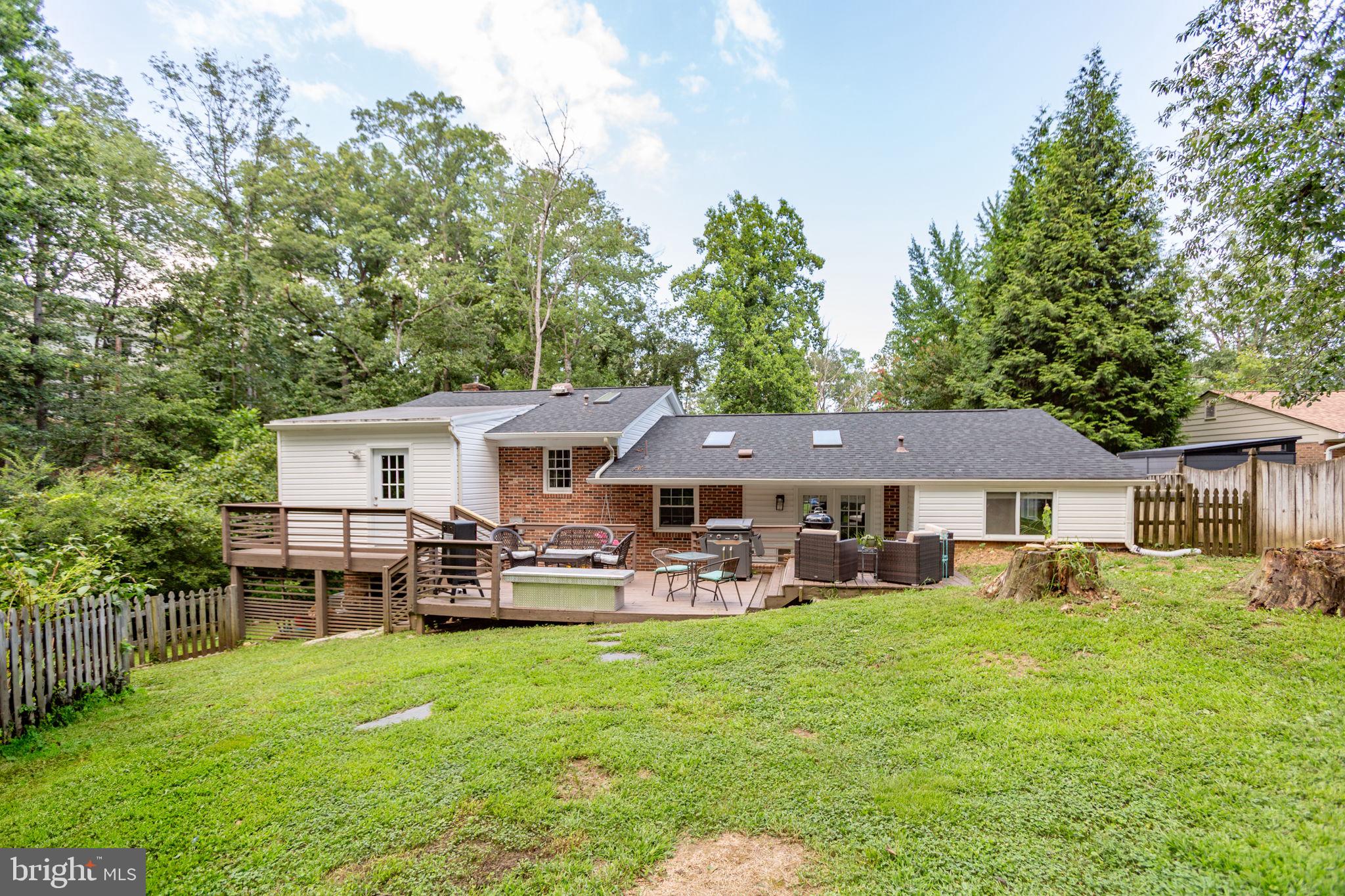 3 Warfield Pl
