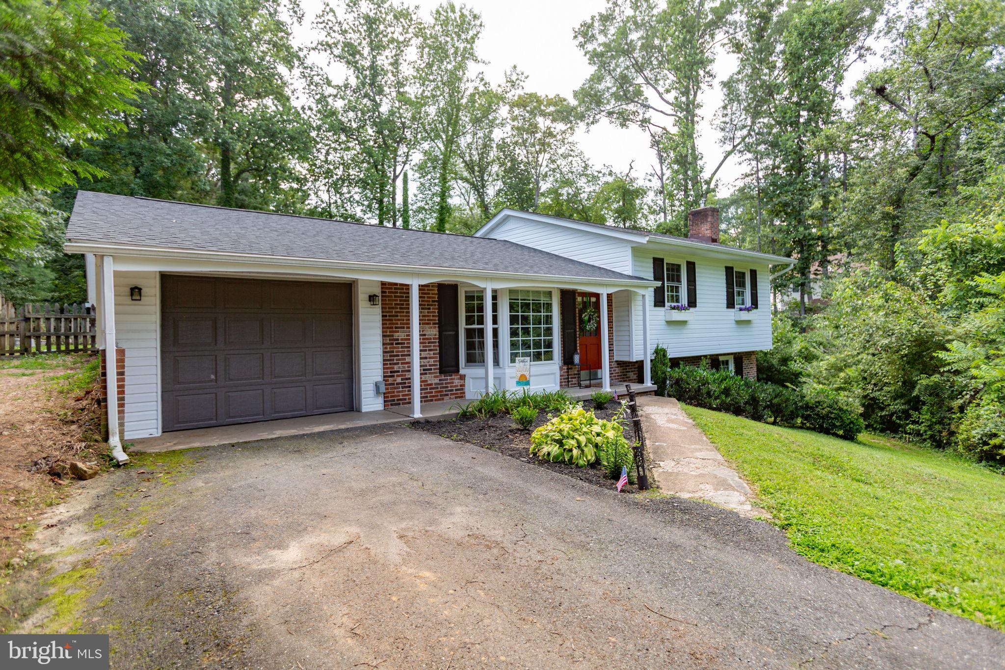 3 Warfield Pl