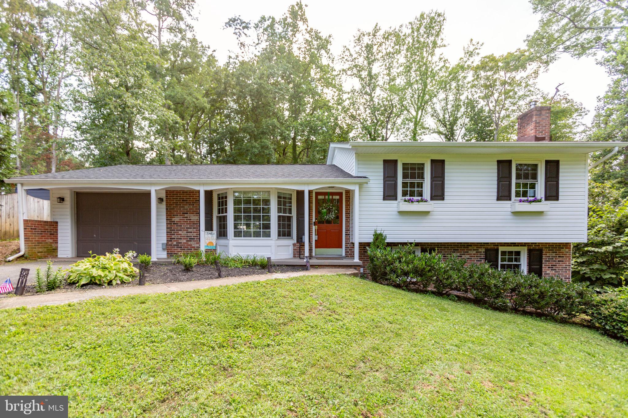 3 Warfield Pl