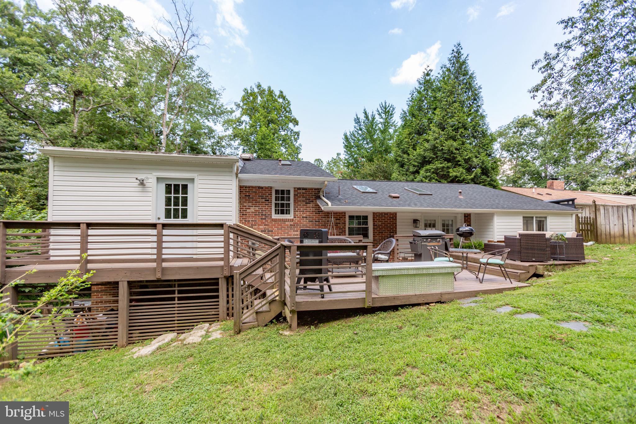 3 Warfield Pl