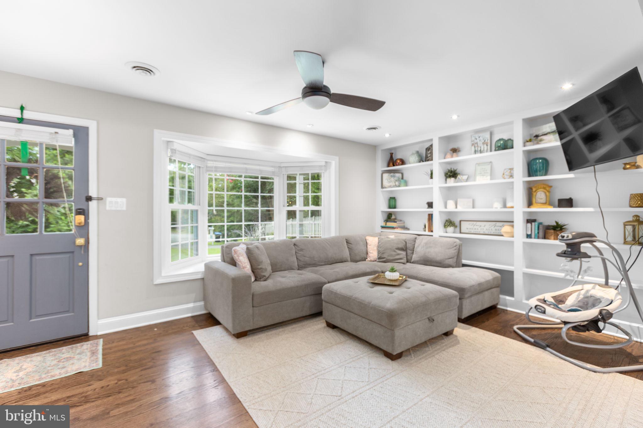 3 Warfield Pl