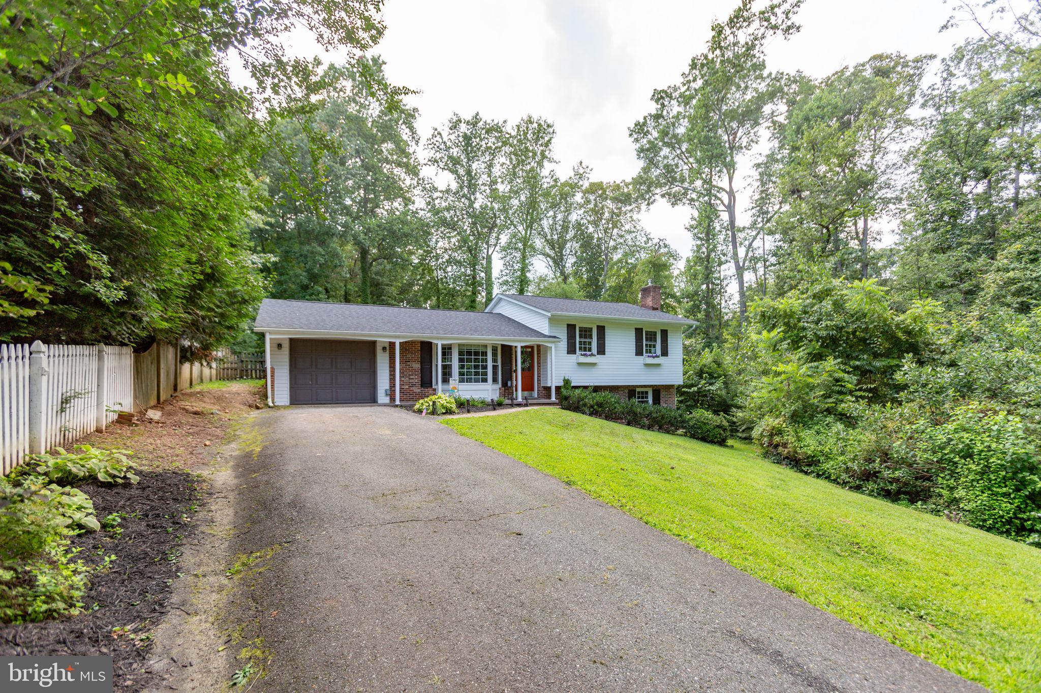 3 Warfield Pl