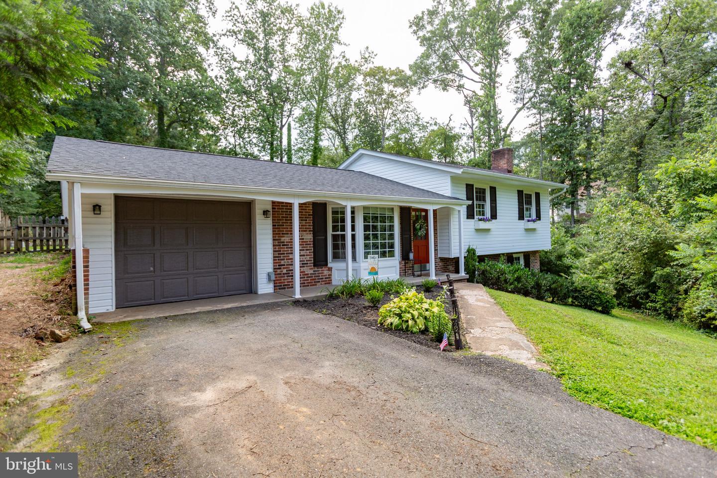 3 Warfield Pl