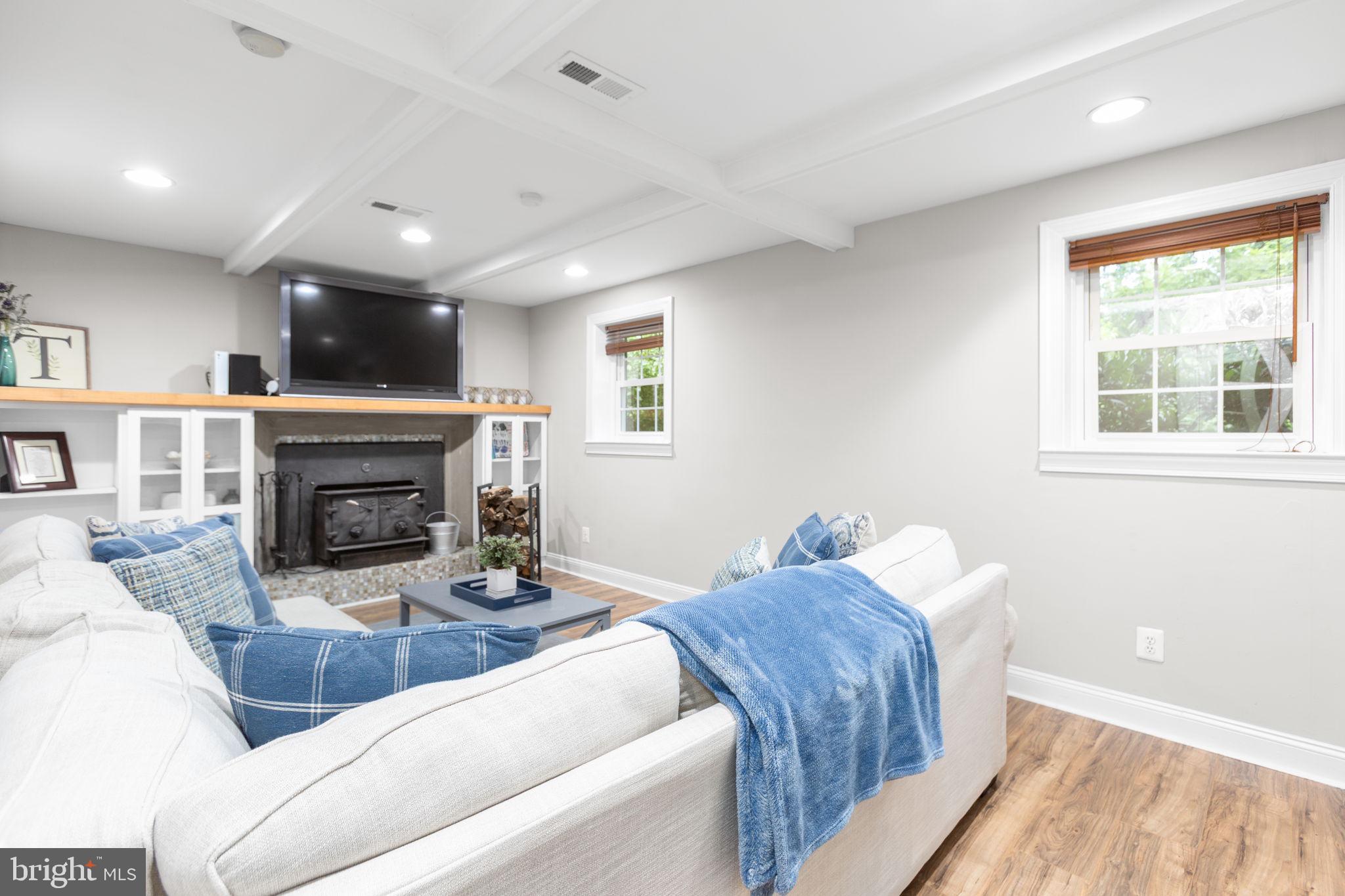 3 Warfield Pl