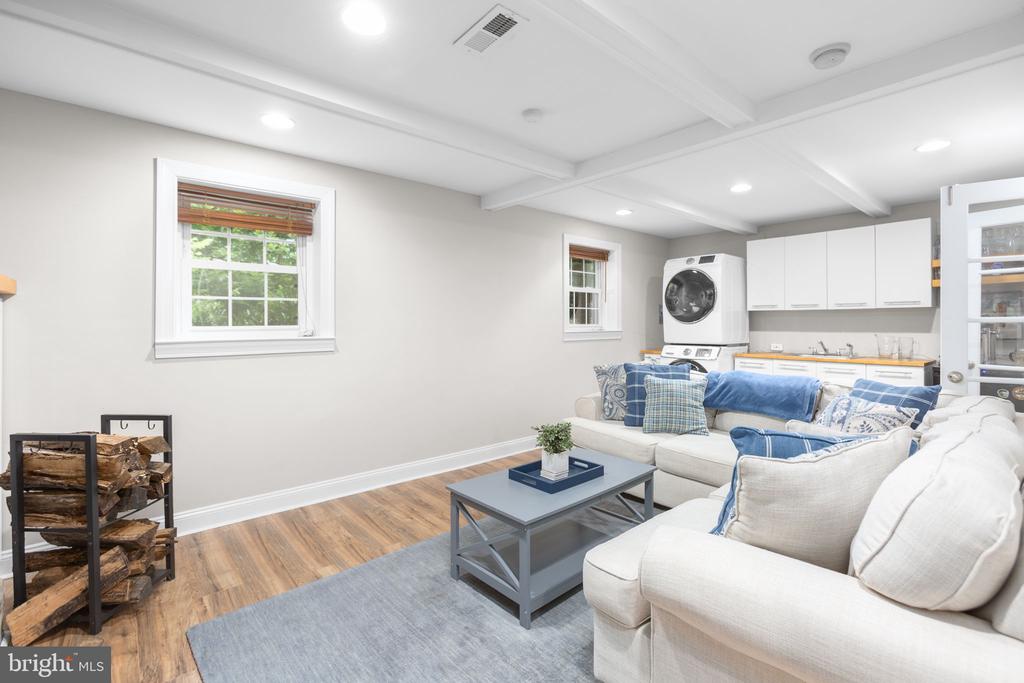 3 Warfield Pl