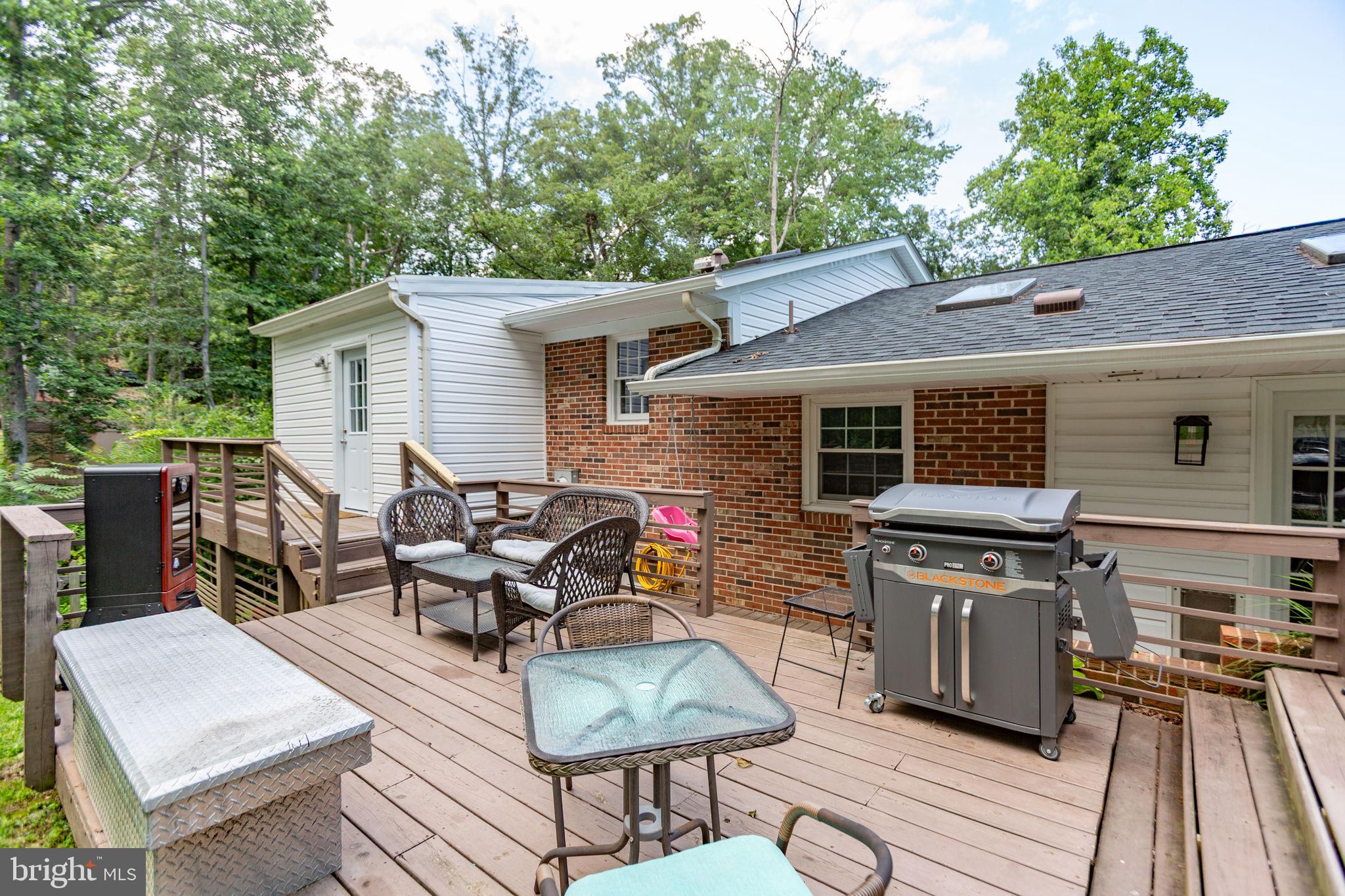 3 Warfield Pl
