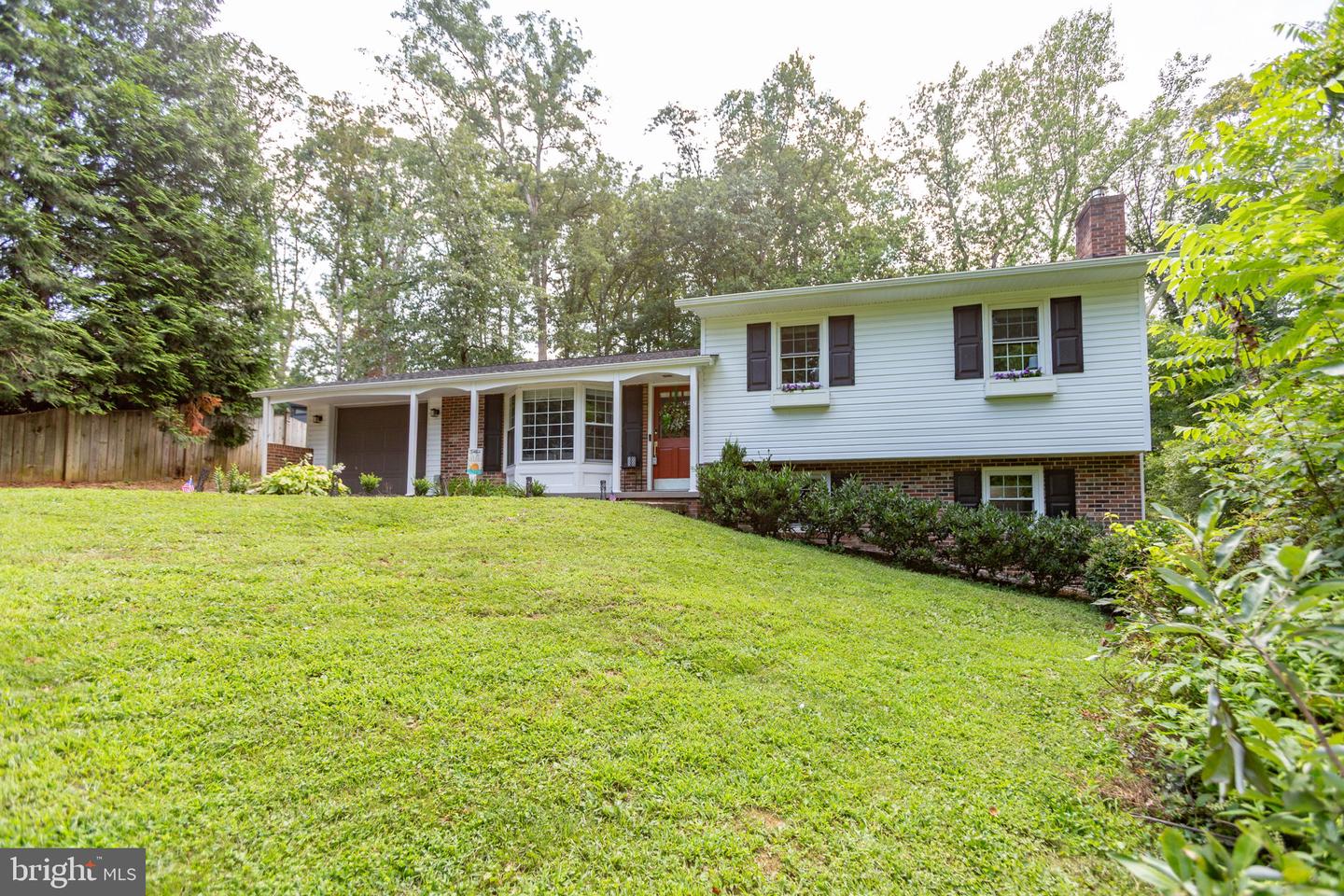 3 Warfield Pl