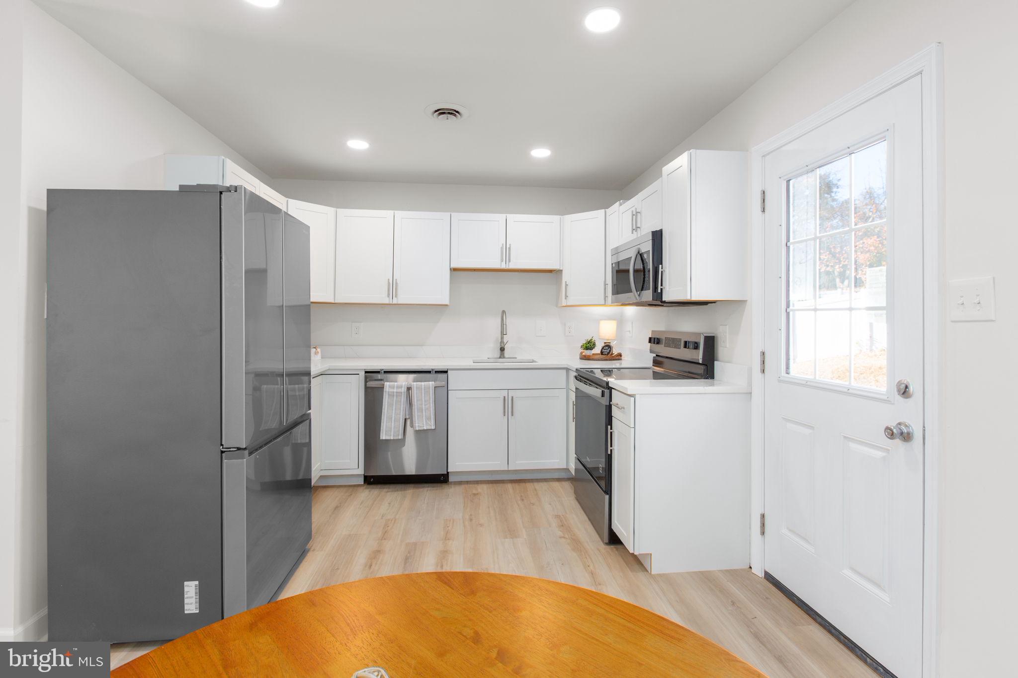 171 LONGSTREET AVENUE