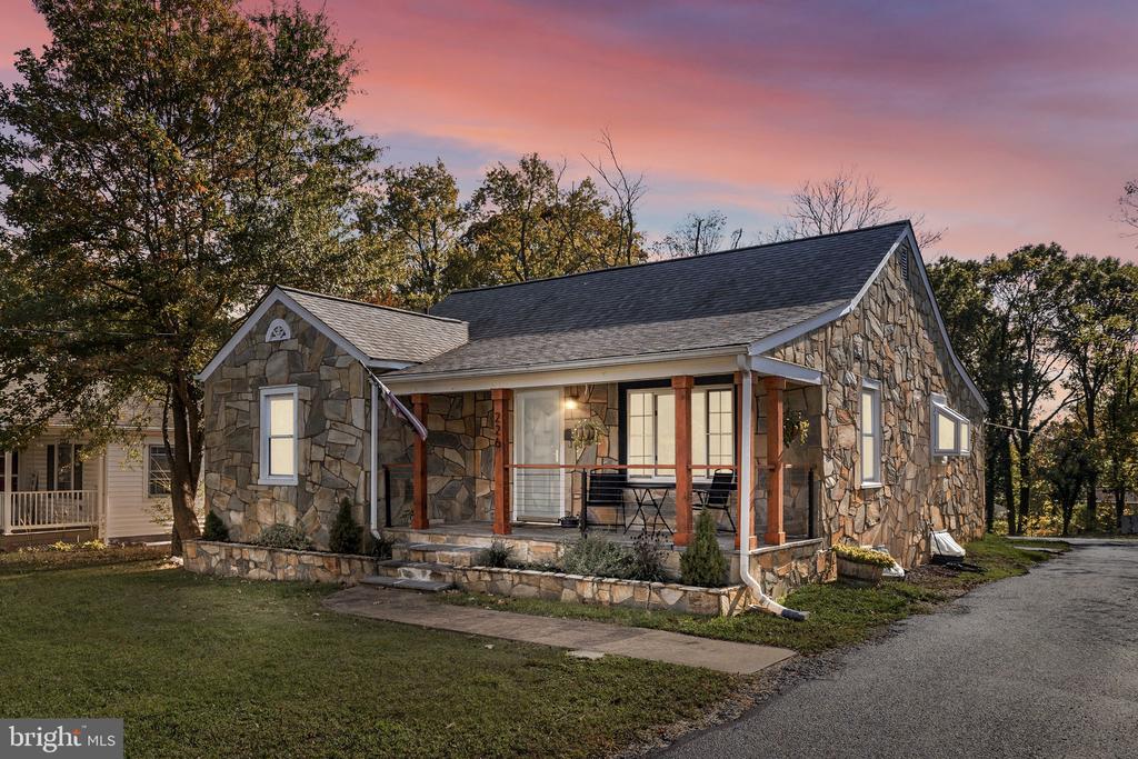226 HILLCREST DRIVE