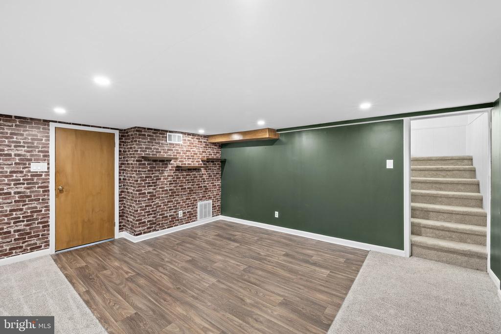 226 HILLCREST DRIVE