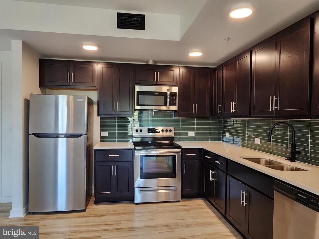 102 HANOVER STREET 203