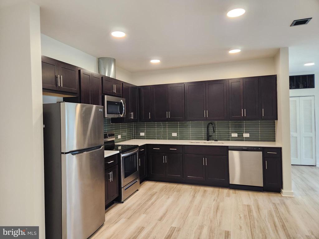 102 HANOVER STREET 407