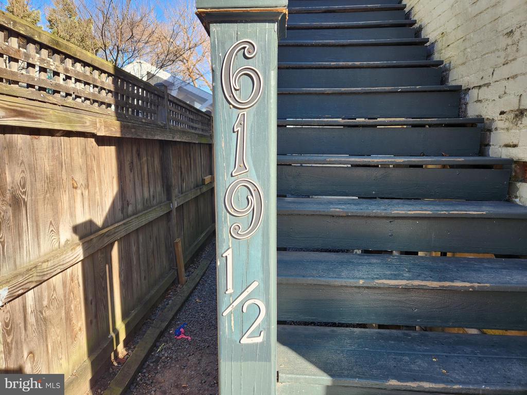 619 CAROLINE STREET 1/2