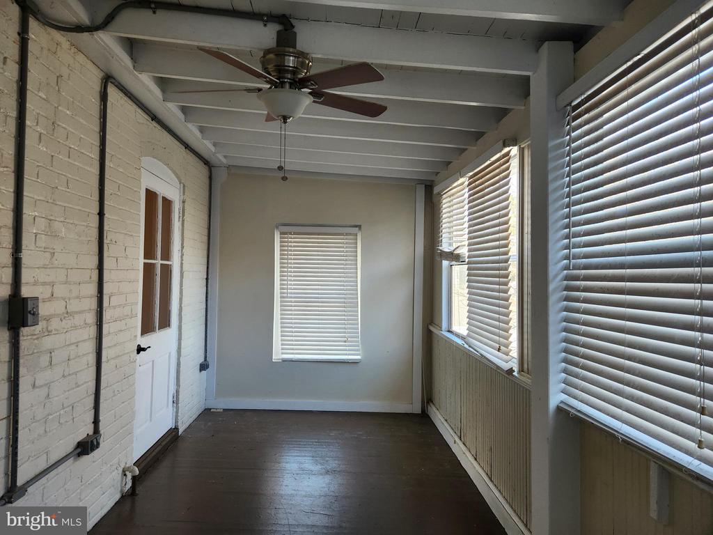 619 CAROLINE STREET 1/2