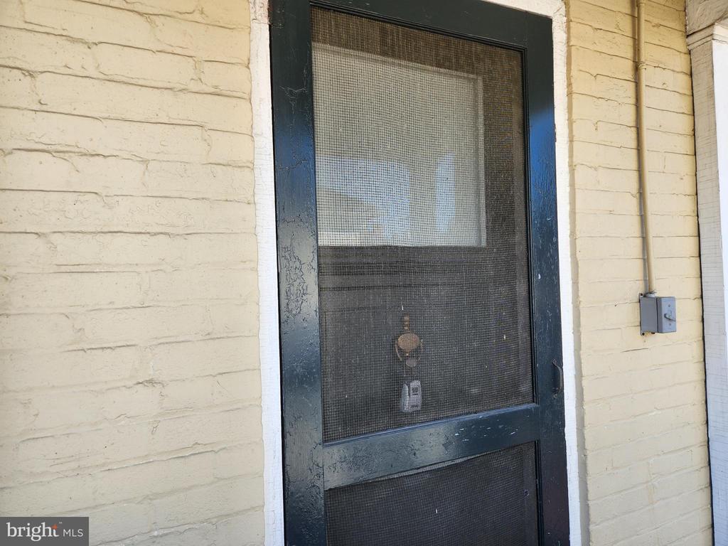 619 CAROLINE STREET 1/2