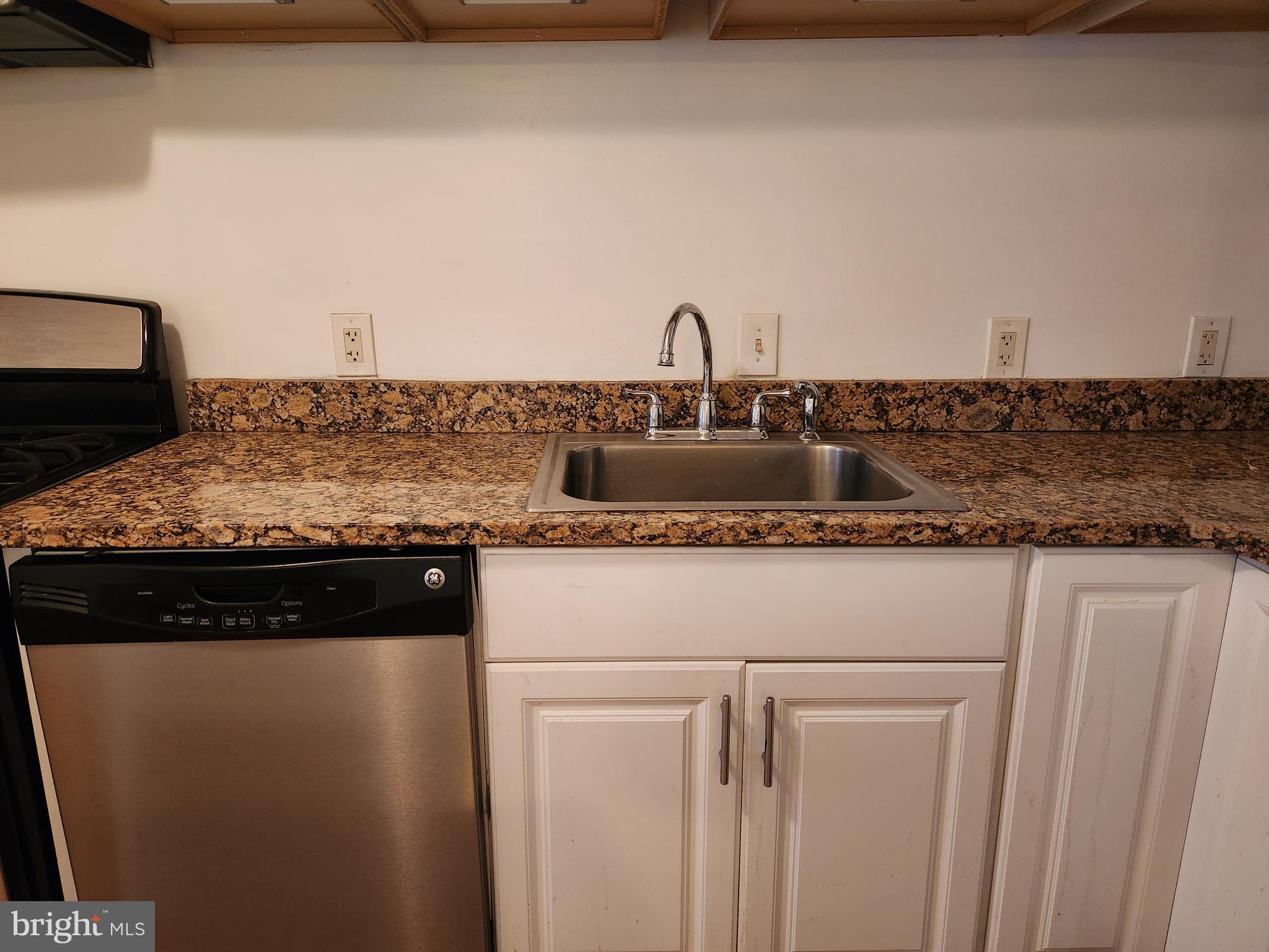 619 CAROLINE STREET 1/2