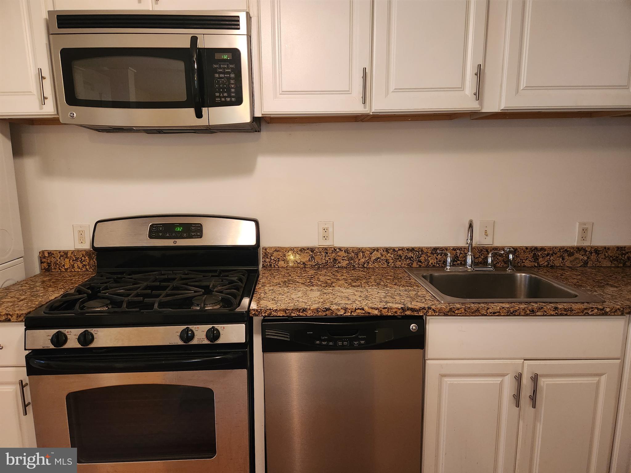 619 CAROLINE STREET 1/2