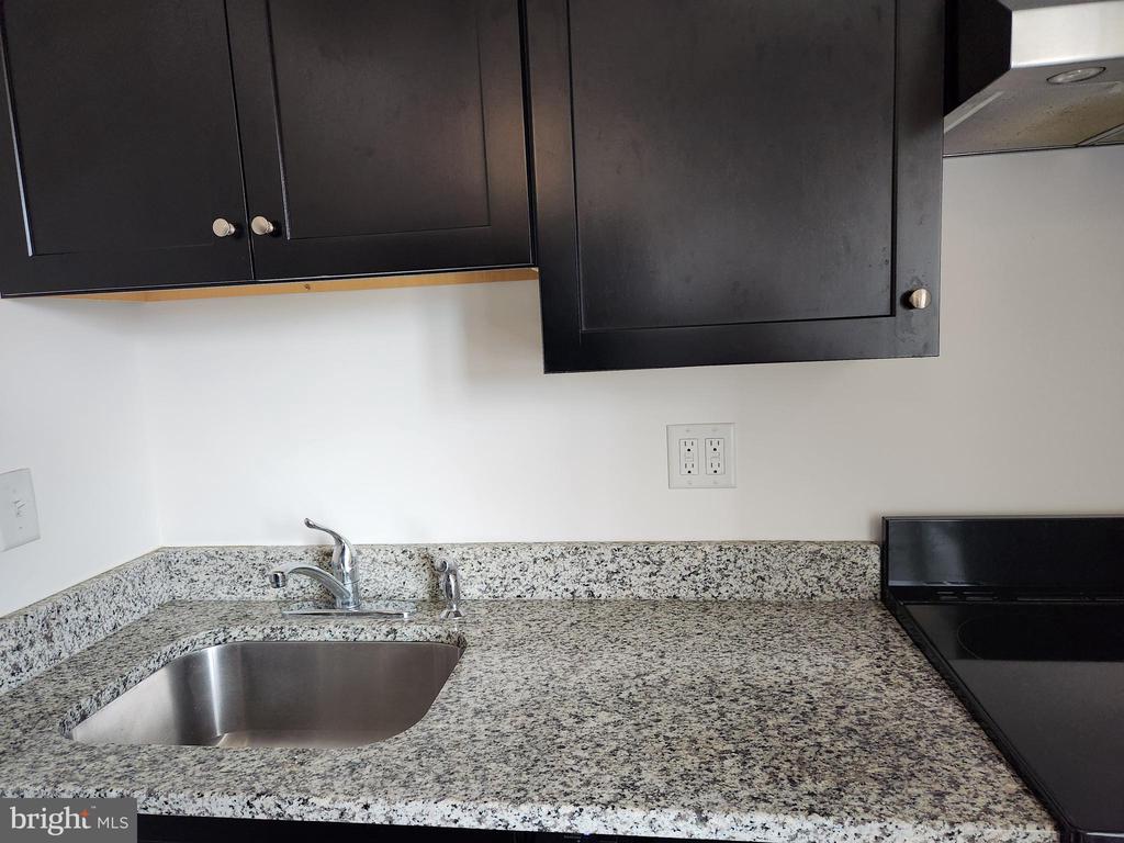 2205 PRINCESS ANNE STREET 200