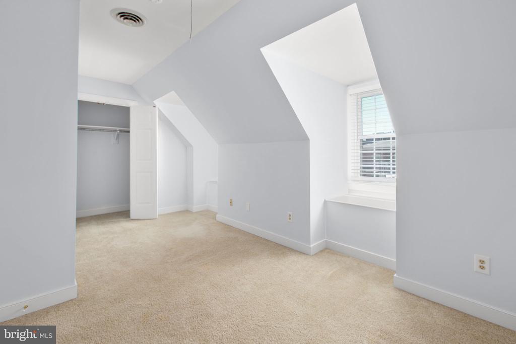 1011 CHARLES STREET C C