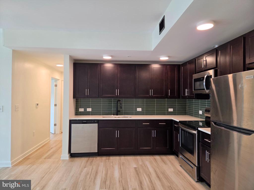 102 HANOVER STREET 208