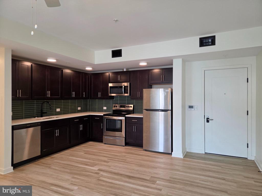 102 HANOVER STREET 208