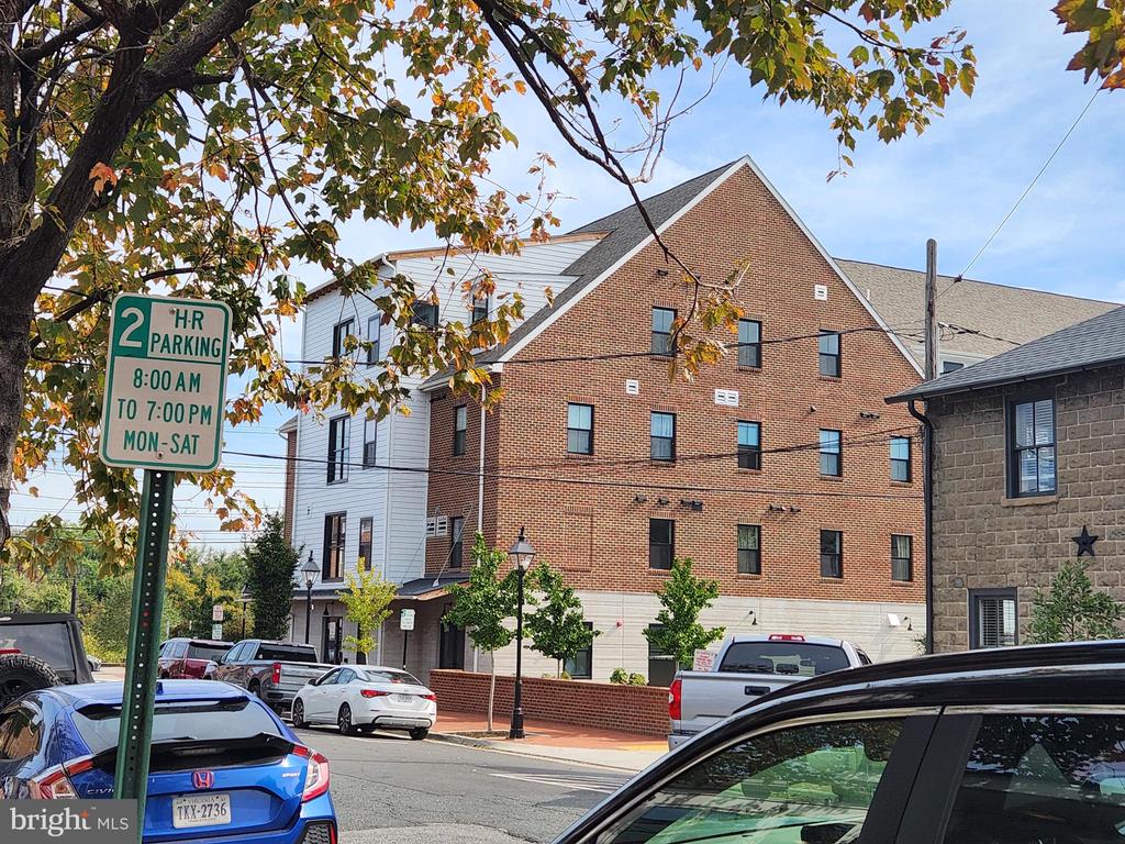 102 HANOVER STREET 204