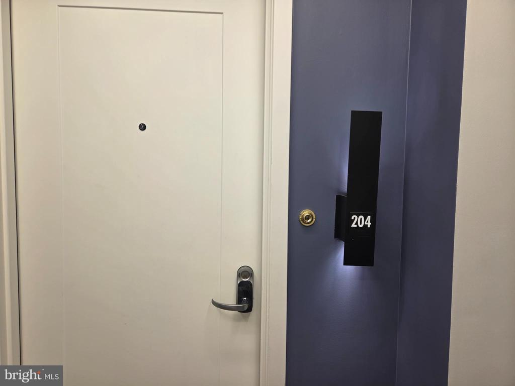 102 HANOVER STREET 204