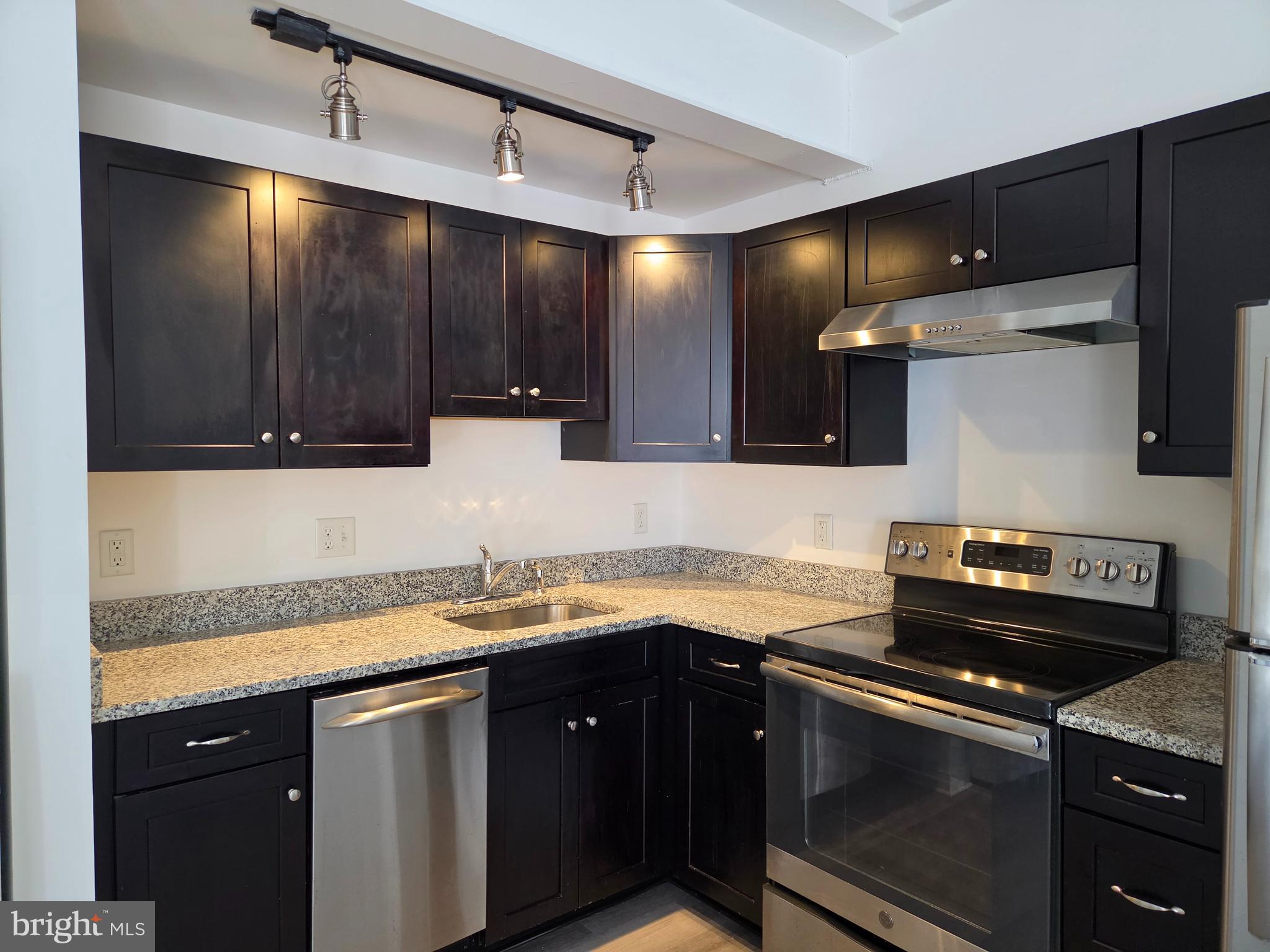 2201 PRINCESS ANNE STREET 100