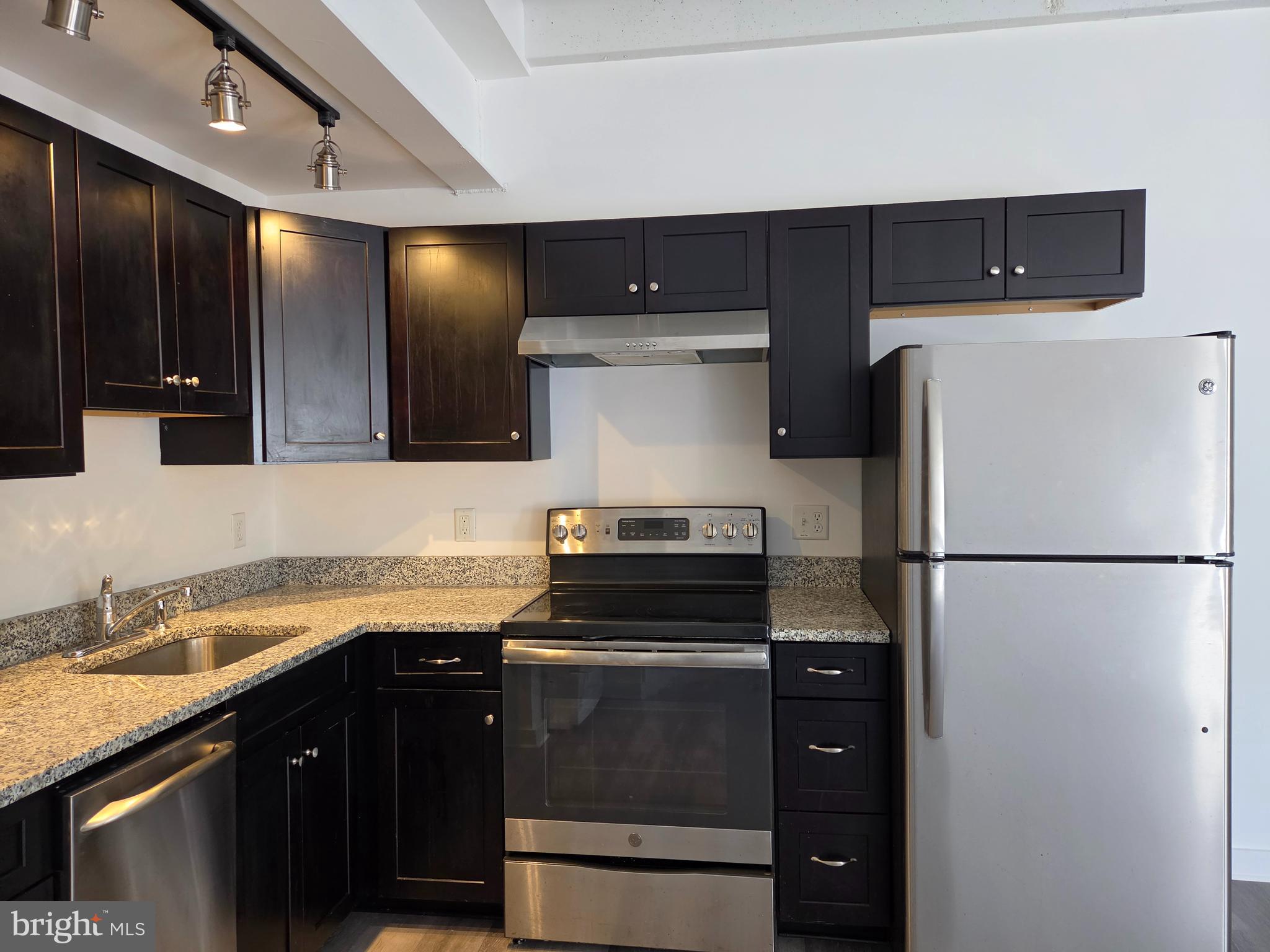 2201 PRINCESS ANNE STREET 100