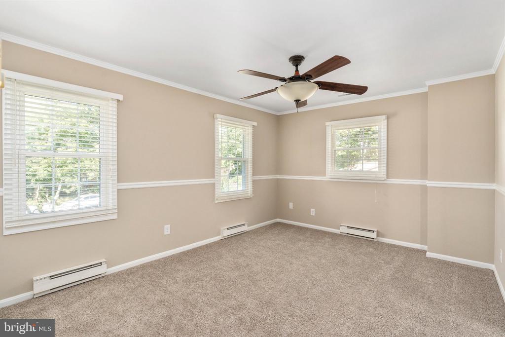 441 DEERWOOD DRIVE