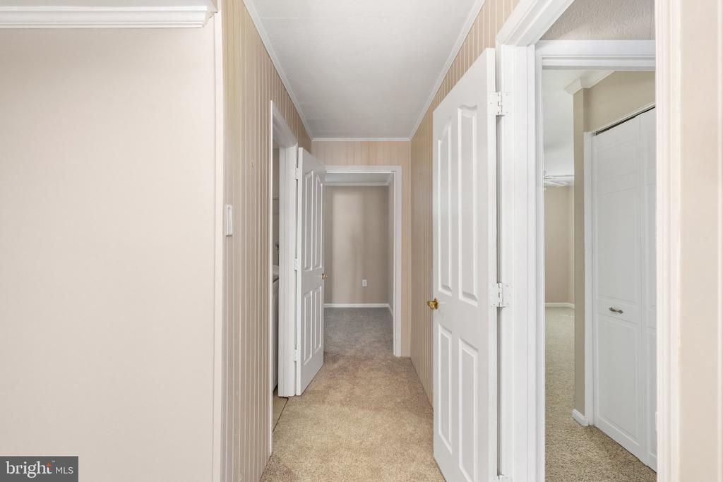 441 DEERWOOD DRIVE