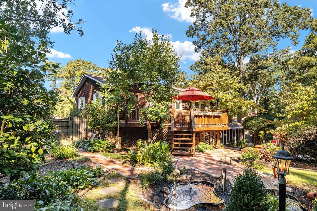 441 DEERWOOD DRIVE