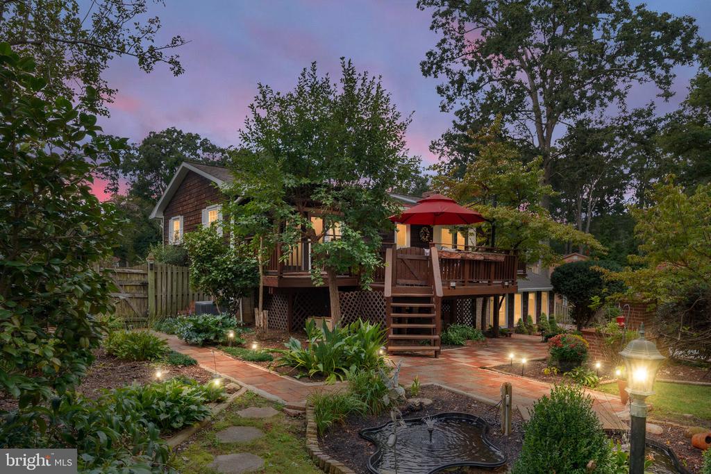 441 DEERWOOD DRIVE