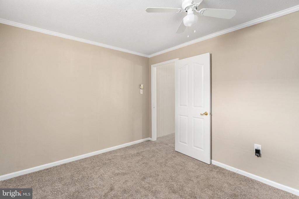 441 DEERWOOD DRIVE