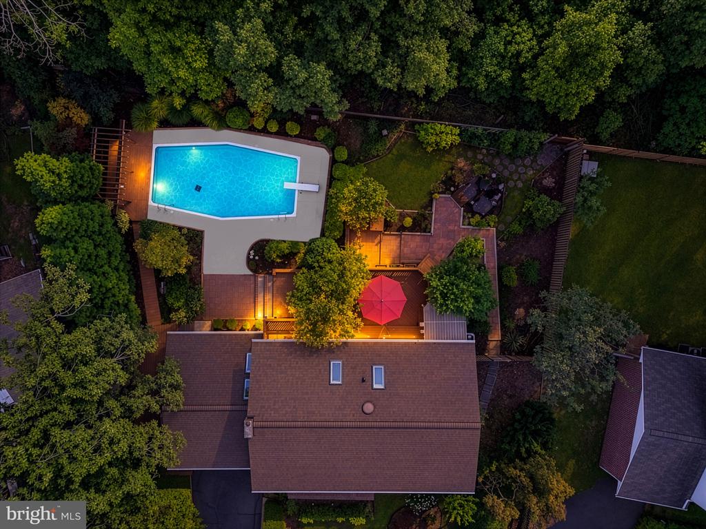 441 DEERWOOD DRIVE