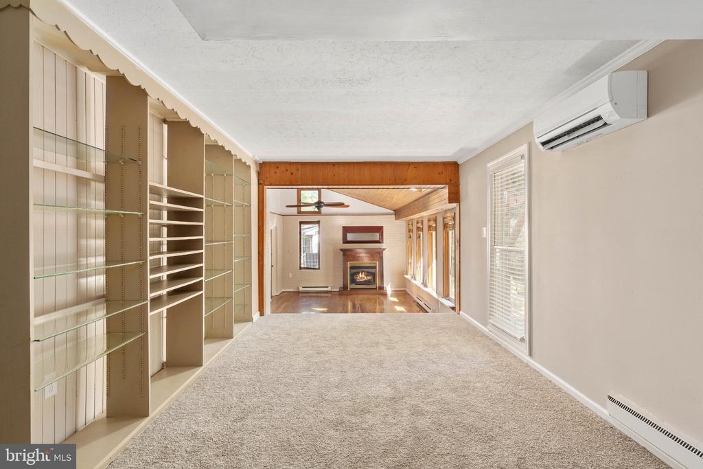 441 DEERWOOD DRIVE