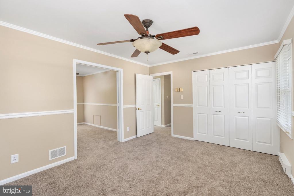 441 DEERWOOD DRIVE