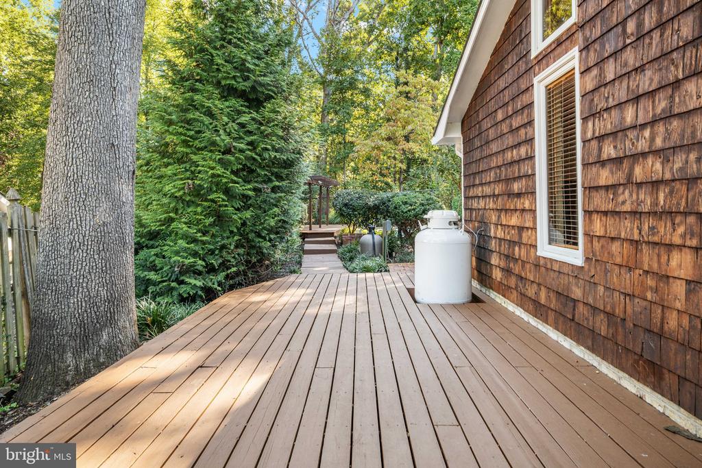 441 DEERWOOD DRIVE