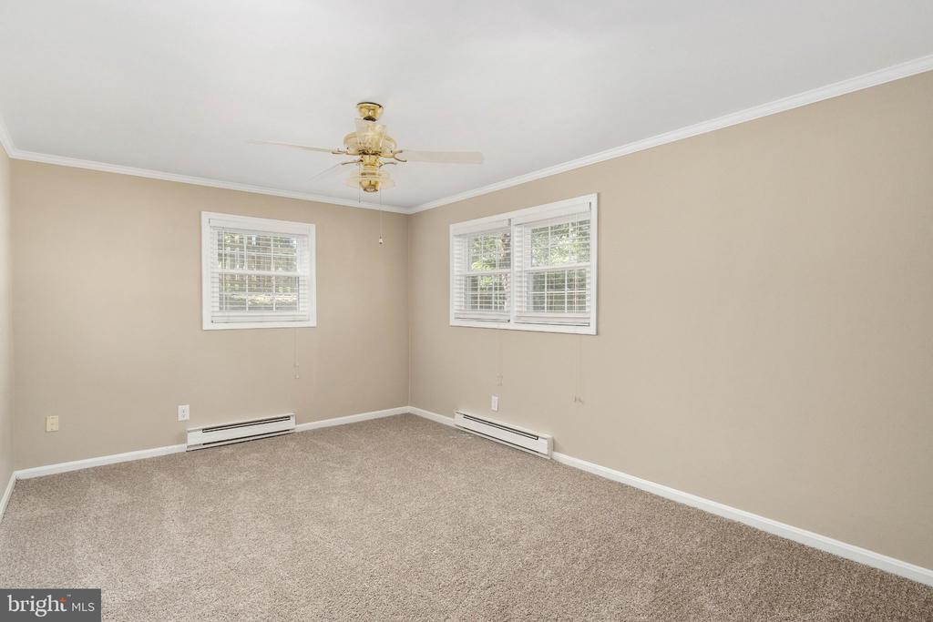 441 DEERWOOD DRIVE