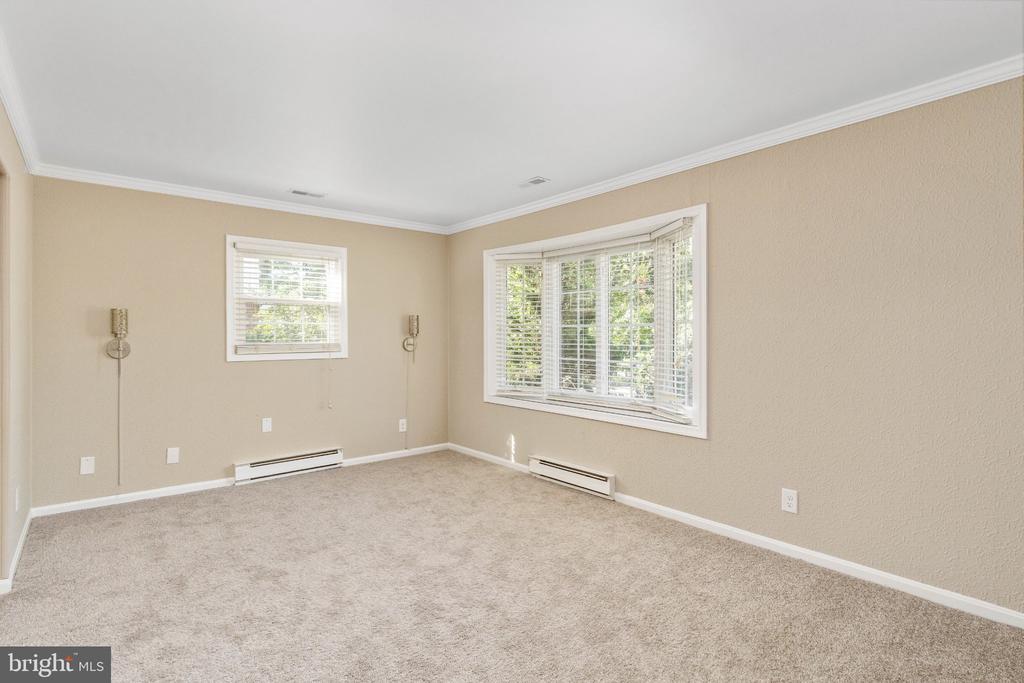 441 DEERWOOD DRIVE