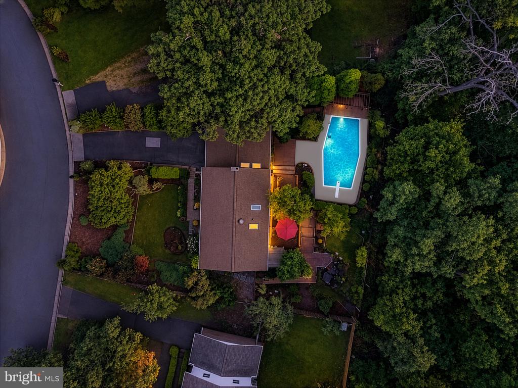 441 DEERWOOD DRIVE