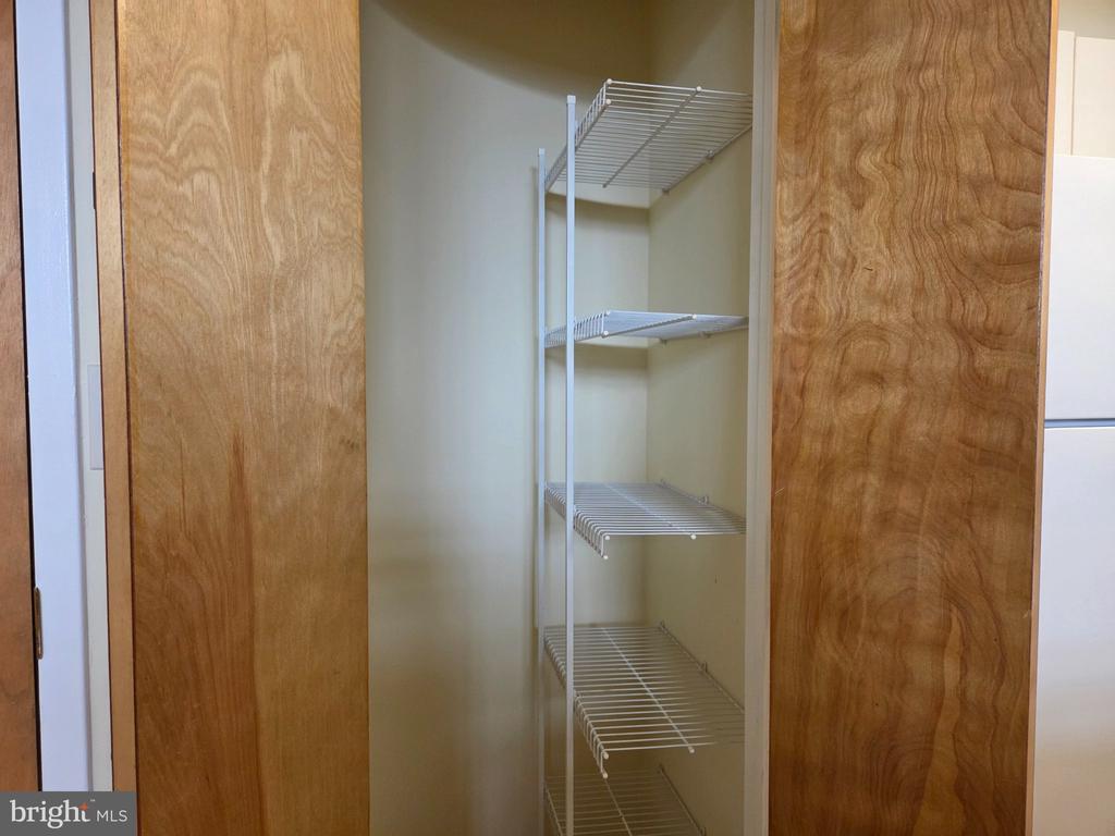 907 CAROLINE STREET Unit: 9