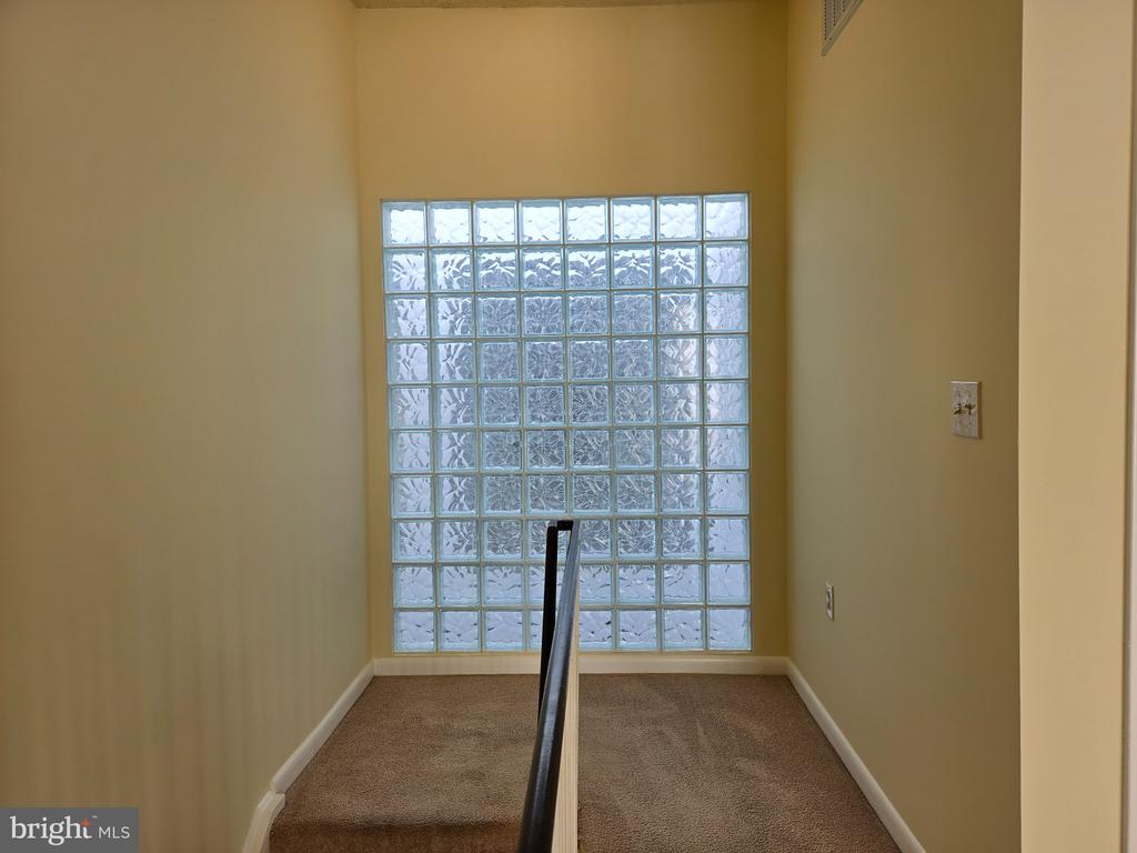 907 CAROLINE STREET Unit: 9
