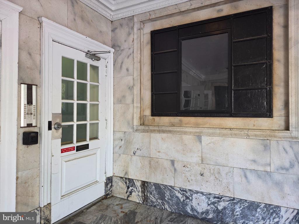 907 CAROLINE STREET Unit: 9