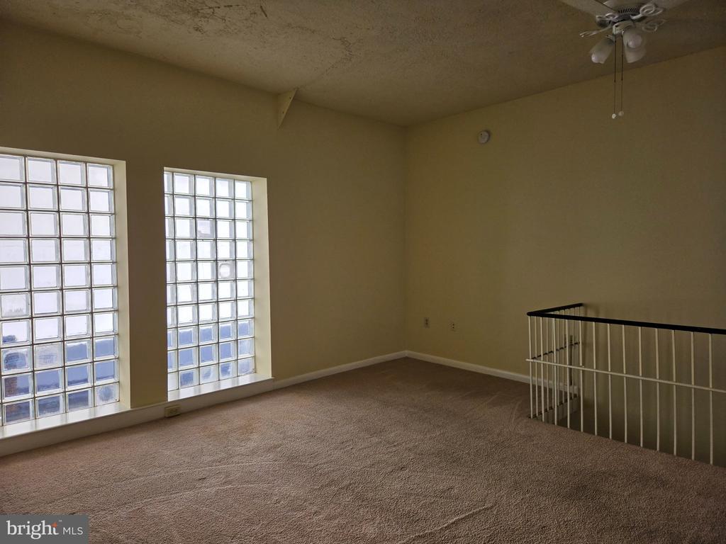907 CAROLINE STREET Unit: 9